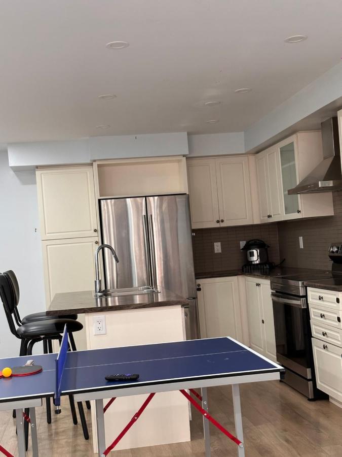 Cmoney Beautiful Home 2 Brampton Exteriör bild